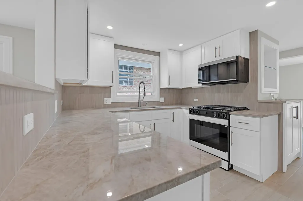5505 North Nagle Avenue Chicago IL 60630