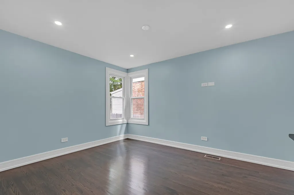 5505 North Nagle Avenue Chicago IL 60630