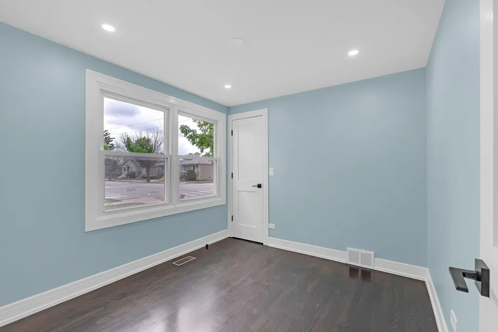 5505 North Nagle Avenue Chicago IL 60630