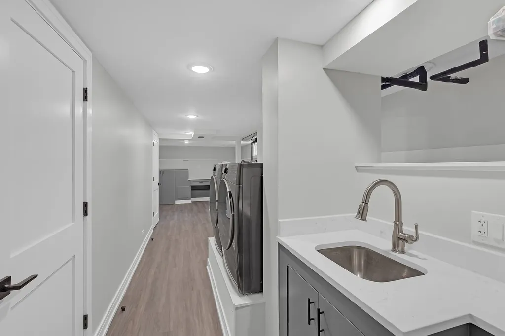 5505 North Nagle Avenue Chicago IL 60630