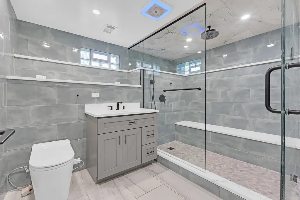 5505 North Nagle Avenue Chicago IL 60630