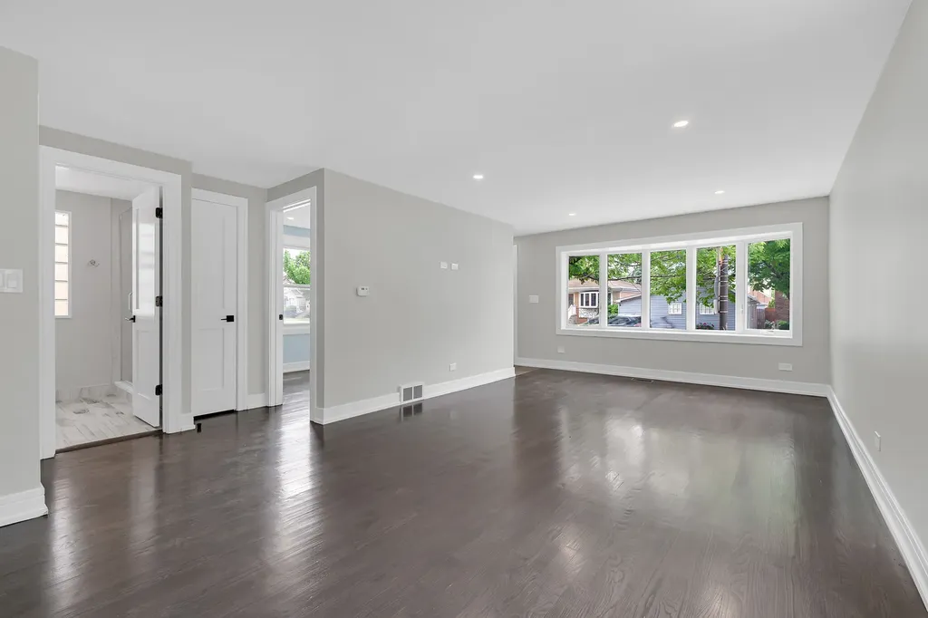5505 North Nagle Avenue Chicago IL 60630