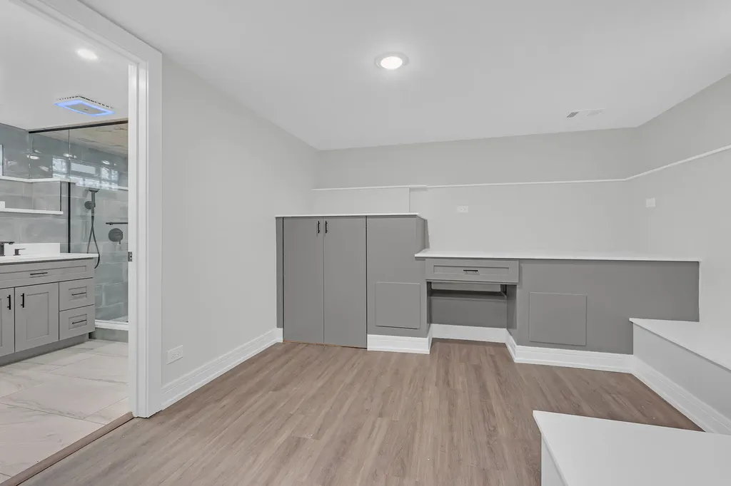 5505 North Nagle Avenue Chicago IL 60630