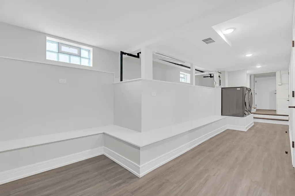 5505 North Nagle Avenue Chicago IL 60630