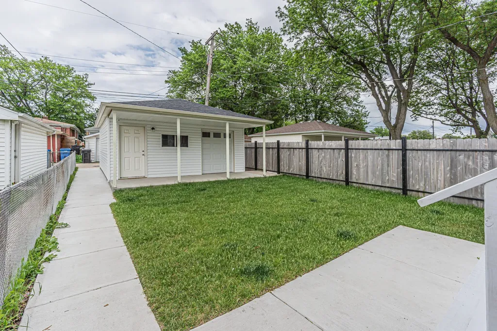 5505 North Nagle Avenue Chicago IL 60630