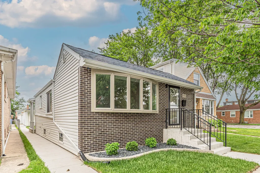 5505 North Nagle Avenue Chicago IL 60630
