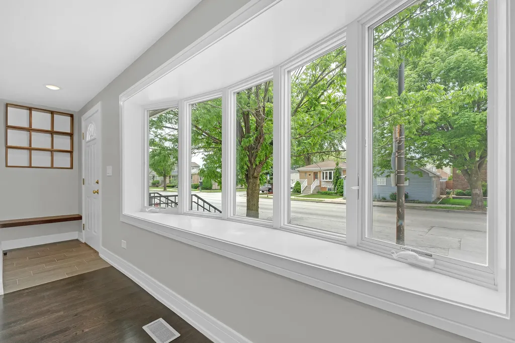 5505 North Nagle Avenue Chicago IL 60630