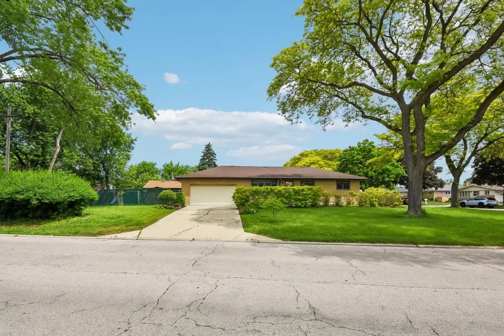 306 Poplar Avenue Bensenville IL 60106