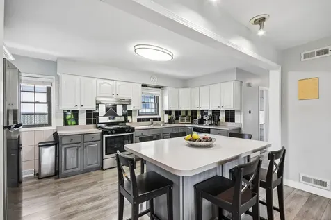 306 Poplar Avenue Bensenville IL 60106