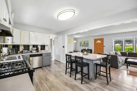306 Poplar Avenue Bensenville IL 60106