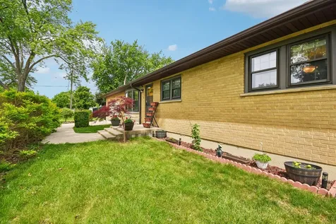 306 Poplar Avenue Bensenville IL 60106