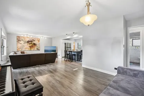 306 Poplar Avenue Bensenville IL 60106