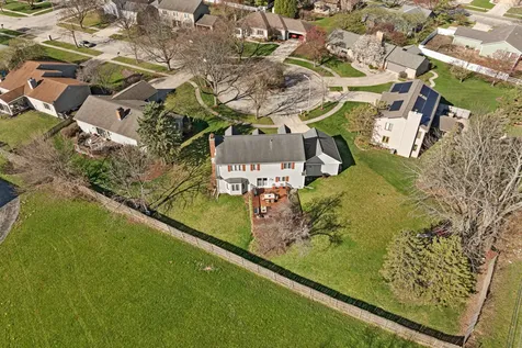 245 Old Forge Road Elgin IL 60123