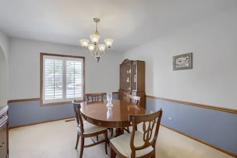 245 Old Forge Road Elgin IL 60123