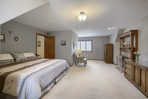 245 Old Forge Road Elgin IL 60123