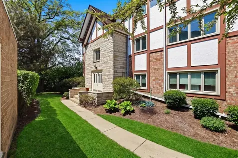 660 Ballantrae Drive Northbrook IL 60062