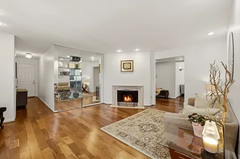660 Ballantrae Drive Northbrook IL 60062