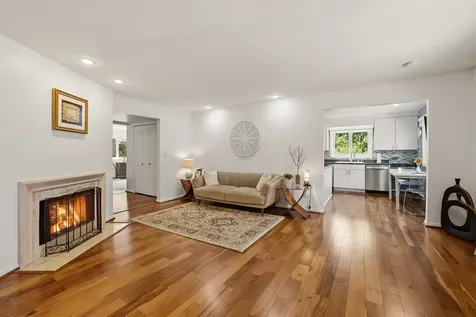 660 Ballantrae Drive Northbrook IL 60062