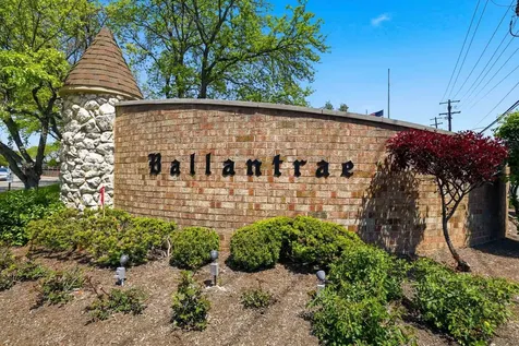 660 Ballantrae Drive Northbrook IL 60062