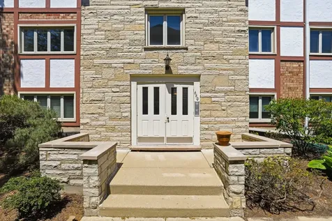 660 Ballantrae Drive Northbrook IL 60062