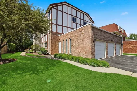 660 Ballantrae Drive Northbrook IL 60062