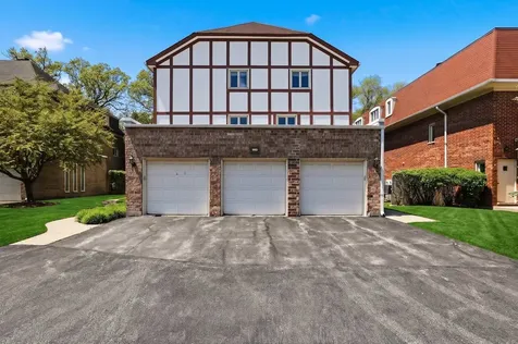 660 Ballantrae Drive Northbrook IL 60062
