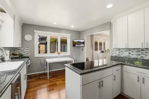 660 Ballantrae Drive Northbrook IL 60062