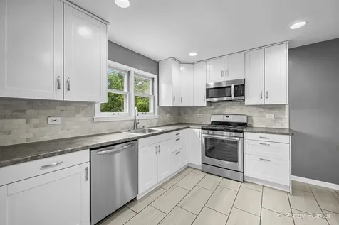 352 Brice Avenue Mundelein IL 60060