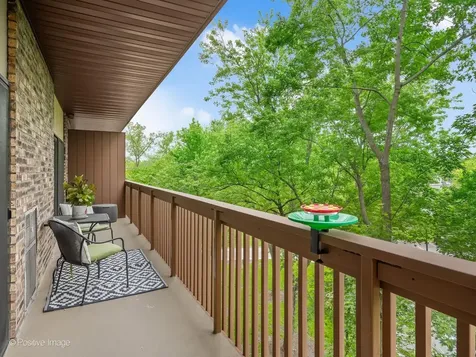 120 Lakeview Drive Bloomingdale IL 60108