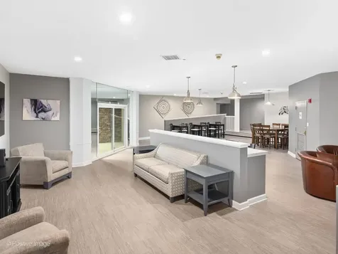 120 Lakeview Drive Bloomingdale IL 60108