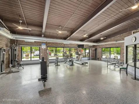 120 Lakeview Drive Bloomingdale IL 60108
