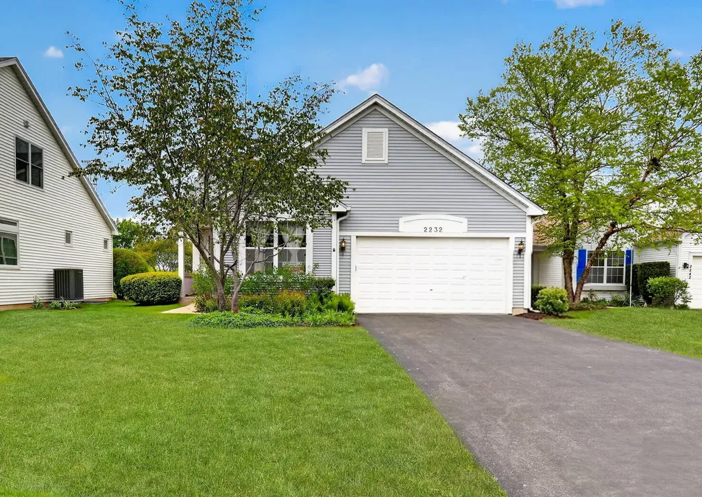 2232 Wilshire Court Grayslake IL 60030
