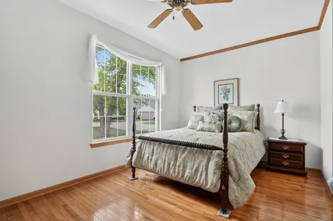 2232 Wilshire Court Grayslake IL 60030