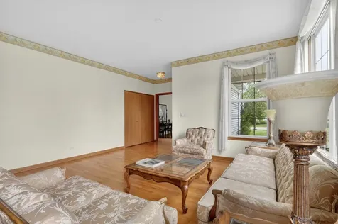 2232 Wilshire Court Grayslake IL 60030