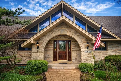 38W710 Bonnie Court St. Charles IL 60175