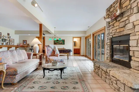 38W710 Bonnie Court St. Charles IL 60175