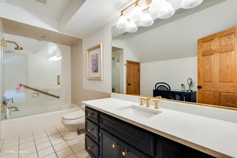 38W710 Bonnie Court St. Charles IL 60175