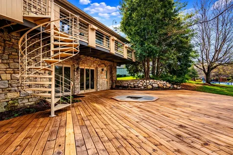 38W710 Bonnie Court St. Charles IL 60175