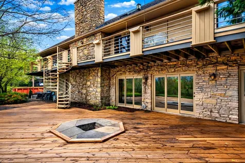 38W710 Bonnie Court St. Charles IL 60175