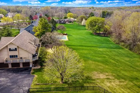 38W710 Bonnie Court St. Charles IL 60175