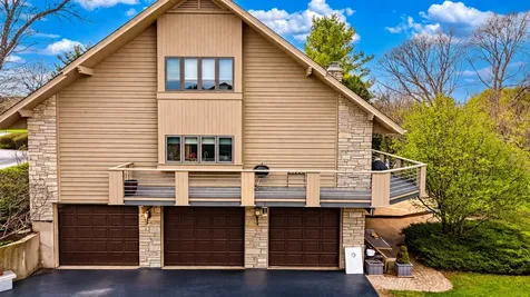 38W710 Bonnie Court St. Charles IL 60175