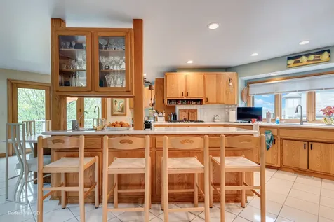 38W710 Bonnie Court St. Charles IL 60175