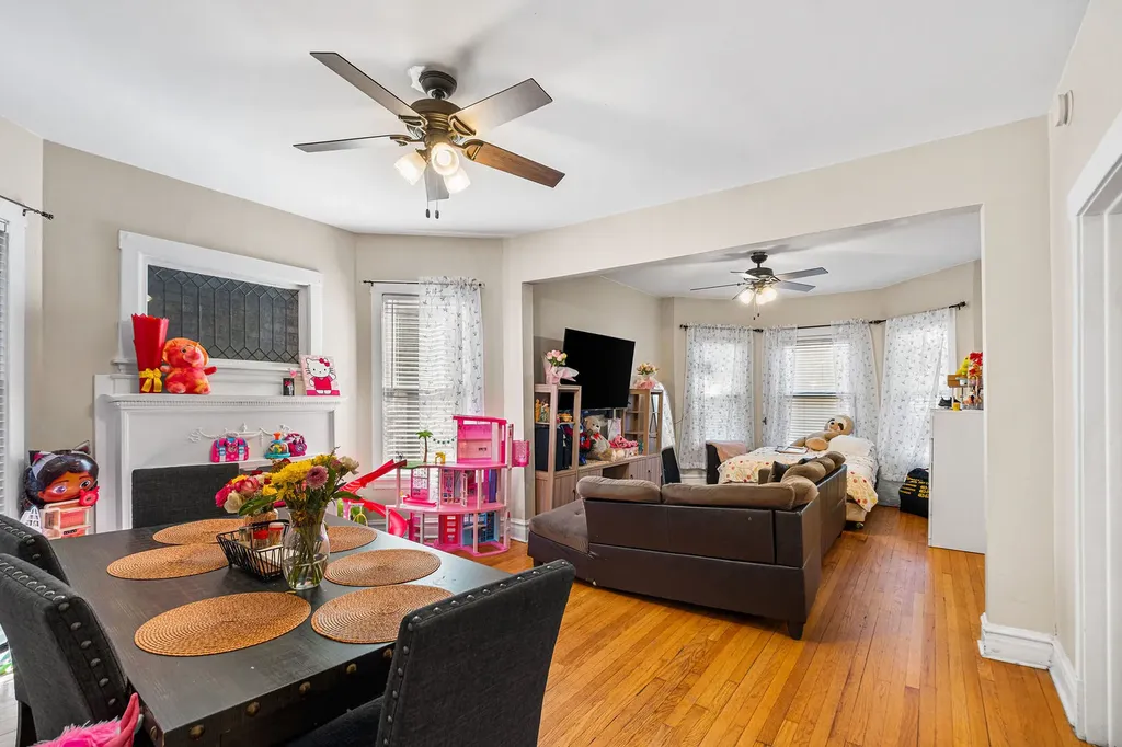 4535 North Spaulding Avenue Chicago IL 60625