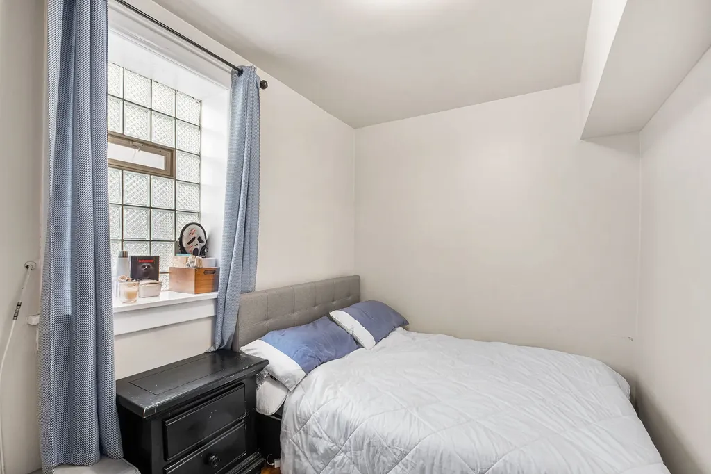 4535 North Spaulding Avenue Chicago IL 60625