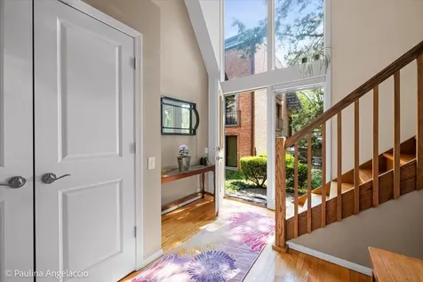 586 West Russell Street Barrington IL 60010