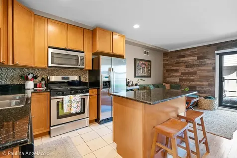586 West Russell Street Barrington IL 60010