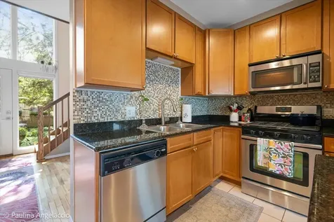 586 West Russell Street Barrington IL 60010