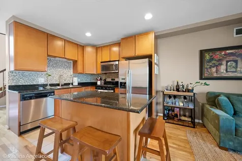 586 West Russell Street Barrington IL 60010