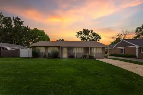 69 Paddock Street Montgomery IL 60538