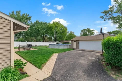 69 Paddock Street Montgomery IL 60538